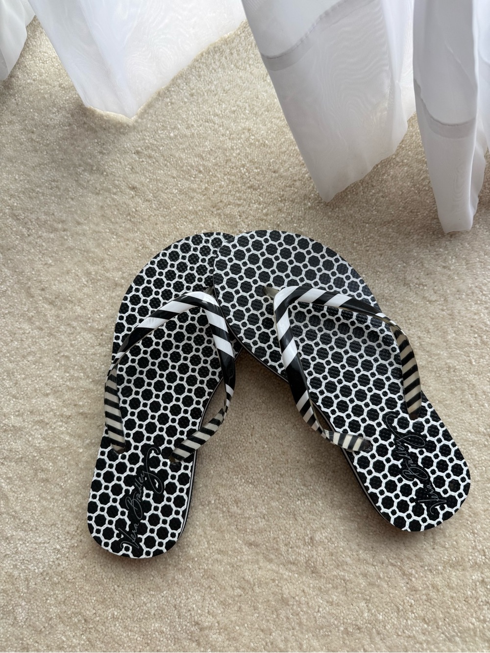 Vera Bradley Black & White Patterned Flip Flops